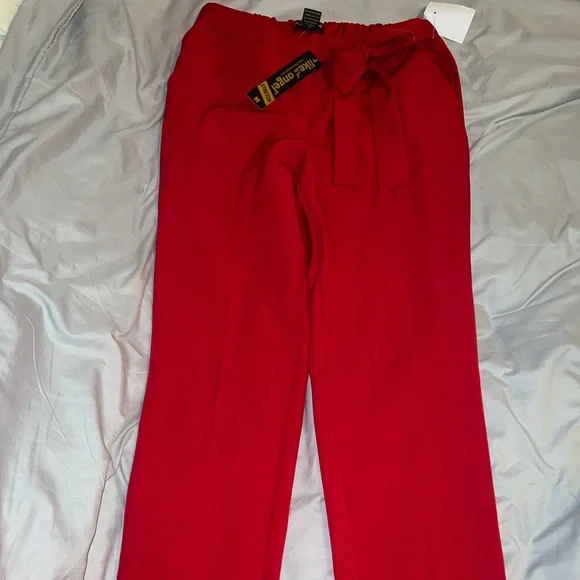 Red pants - Picture 2 of 3